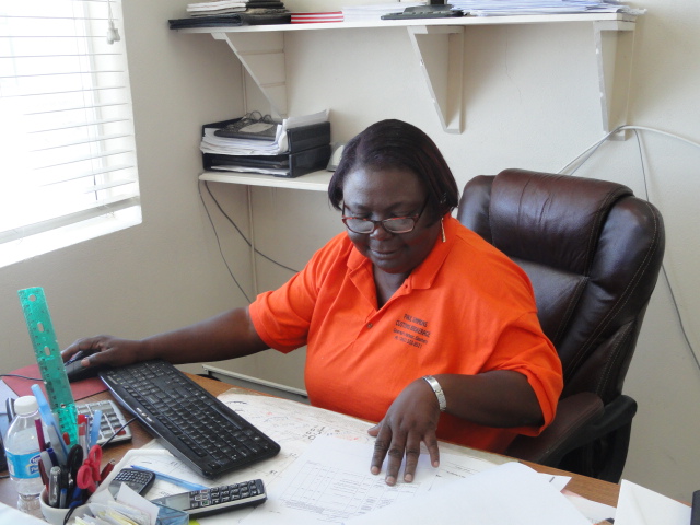 Linda at Paul Simmons office Eleuthera