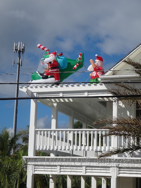 Santa's on the roof at Buena Vista
