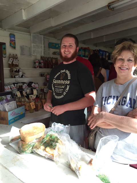 Happy shoppers - bread and cinnamon rolls !