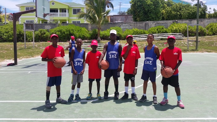 Competitors in their Aliv and 3 x 3 shirts