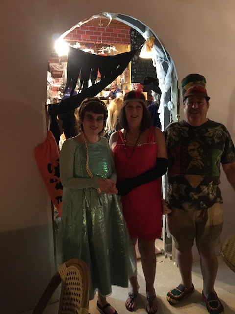 More guests showing the halloween spirit !