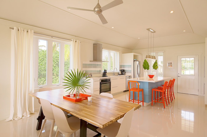 Dining area and kitchen - duh !