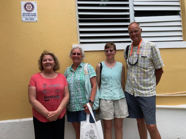 Lynn and Robert Parlett along with 2 friends who came along because a) they also love books and b) they knew it would be fun !