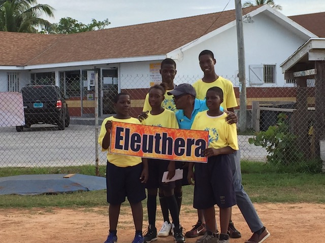 The Eleuthera team with the Hon Desmond Bannister - Minister of Works - he did the opening speech....