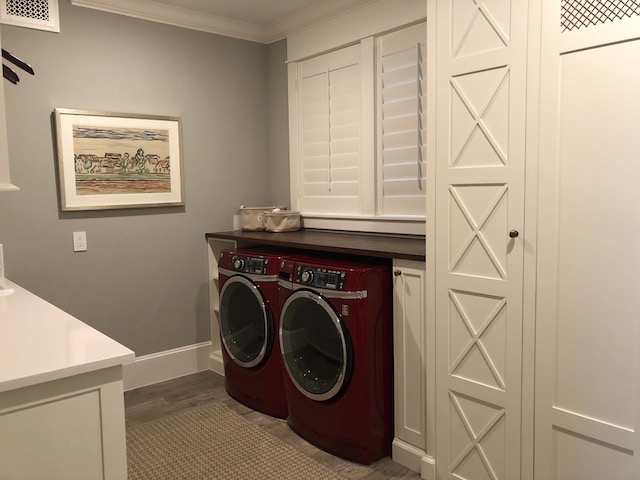 I love a good laundry room....