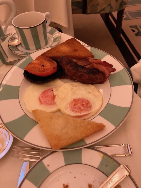 Bob's breakfast in the hotel !